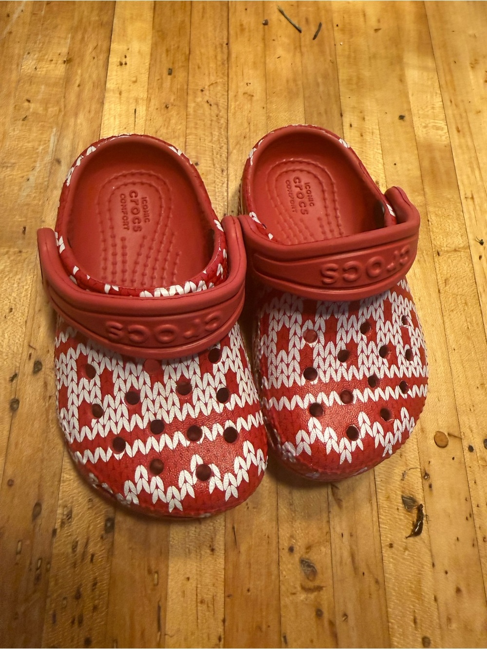 CROCS Kids Red & White Knit-Pattern Clogs Christmas sweater 5 holiday NEW